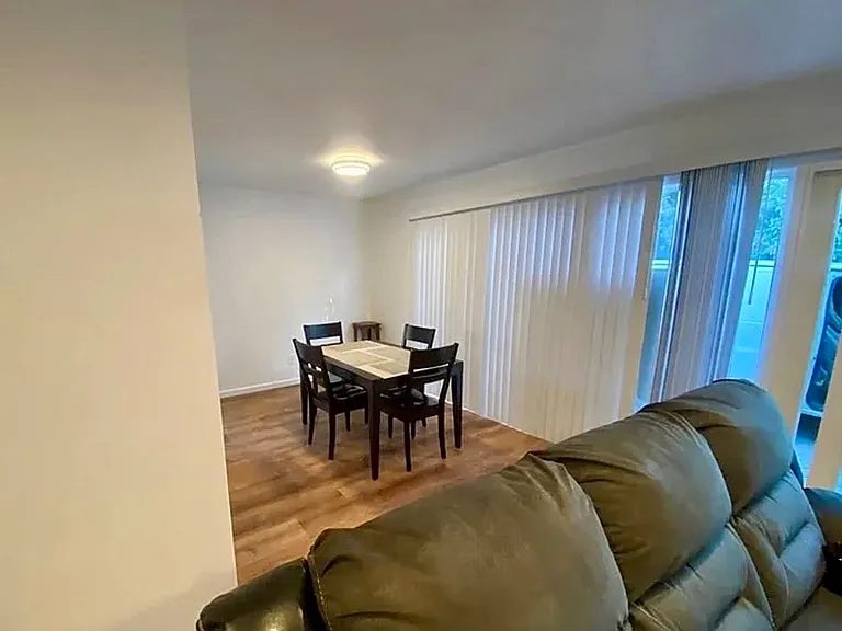 2778 Courtland Dr — Photo 5