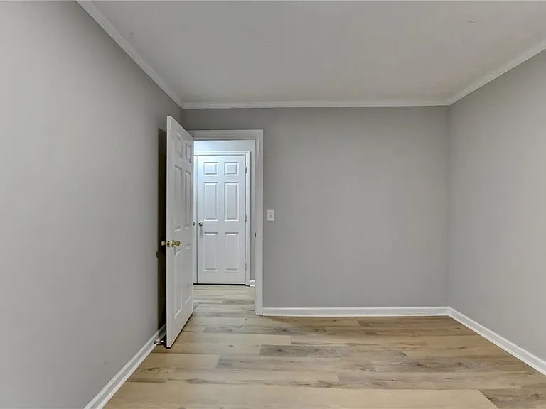 3876 Meadow Creek Dr — Photo 27