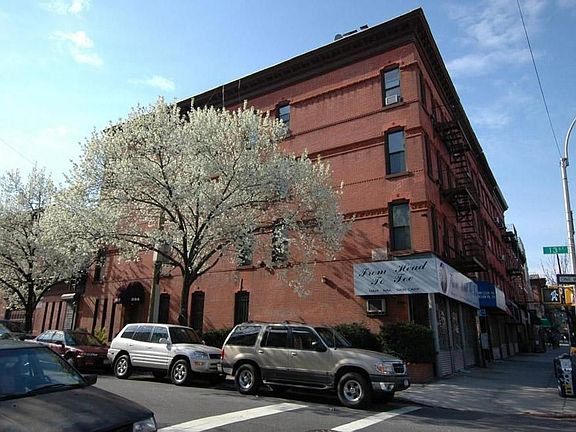 5th image of 398 13th St APT 3A