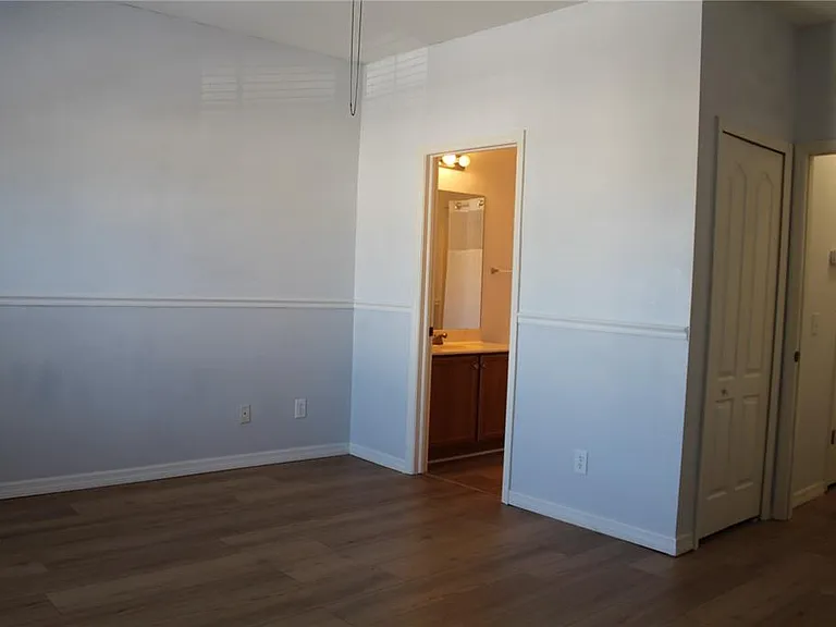 16320 Swan View Cir — Photo 20