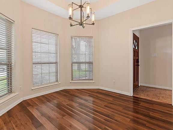 5th image of 5106 Wood Creek Ln