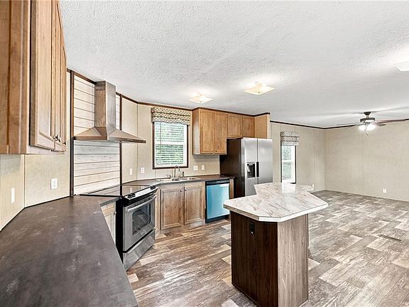 3rd image of 39233 Shingle Mill Rd
