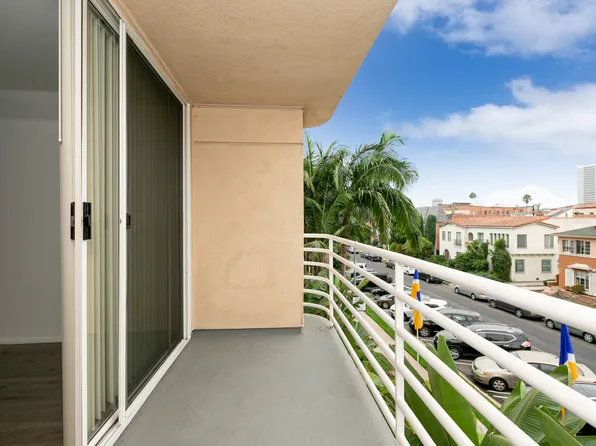 Wilshire Oxford Towers