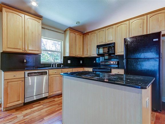 2nd image of 313 Bay Arbor Blvd