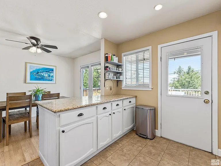 1040 Munley Dr — Photo 24