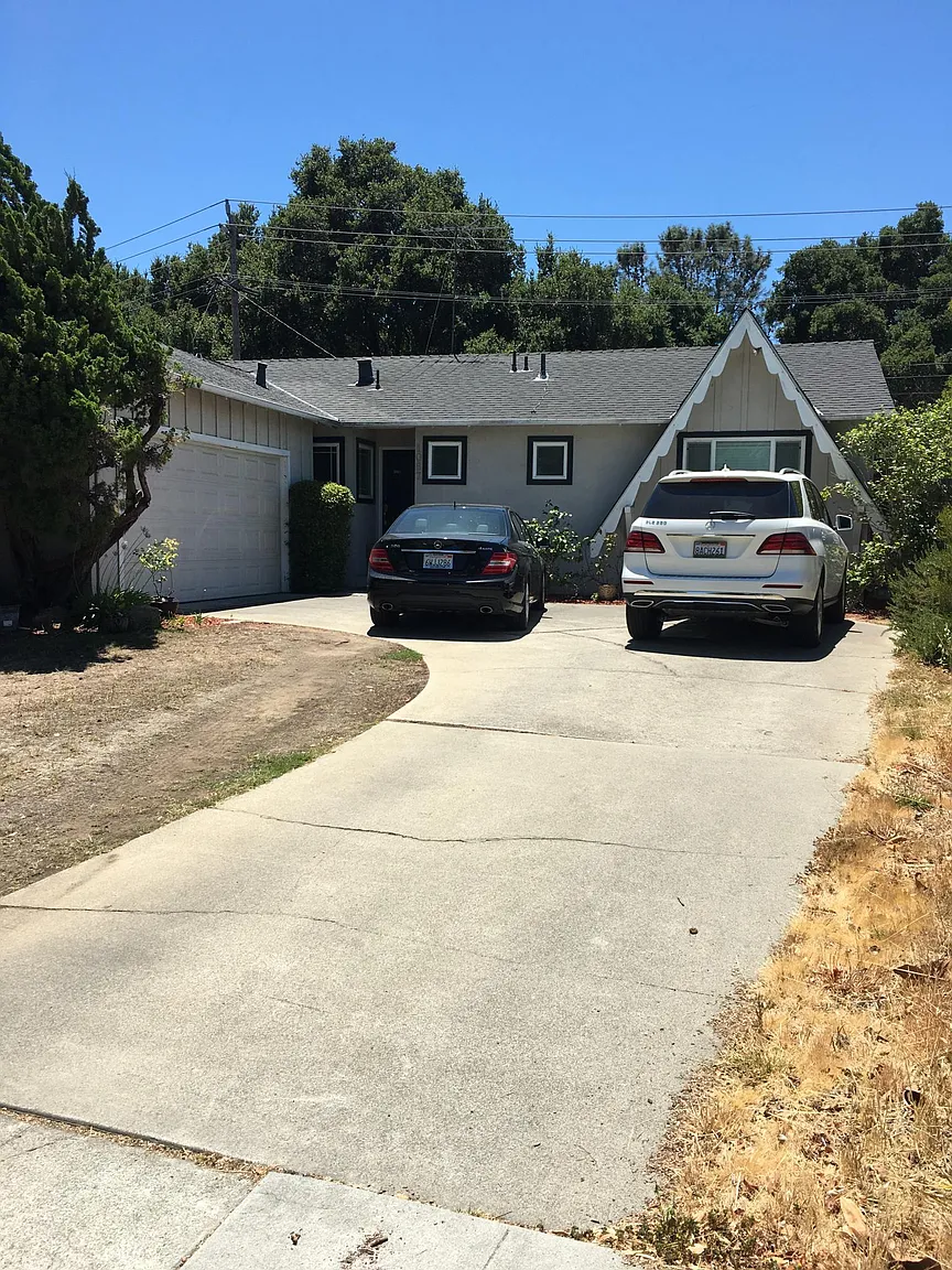 1067 Belvedere Ln photo 1