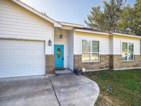 225 Waikakaaua Dr, Bastrop, TX 78602