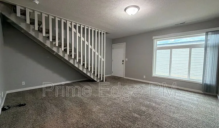 6235 Holdrege St #B-5 — Photo 9