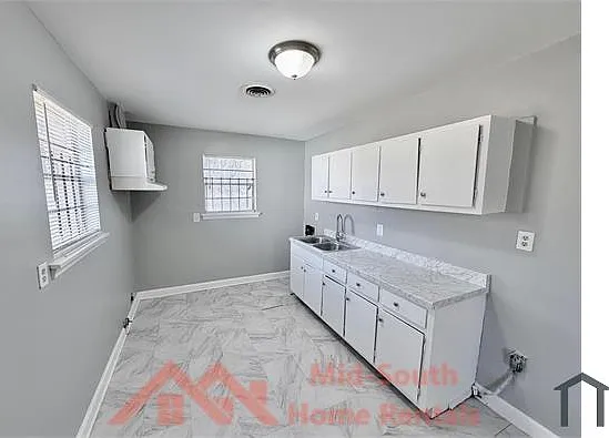 2054 Benford St — Photo 5
