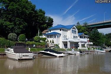 1st image of 429 Riverdale Dr