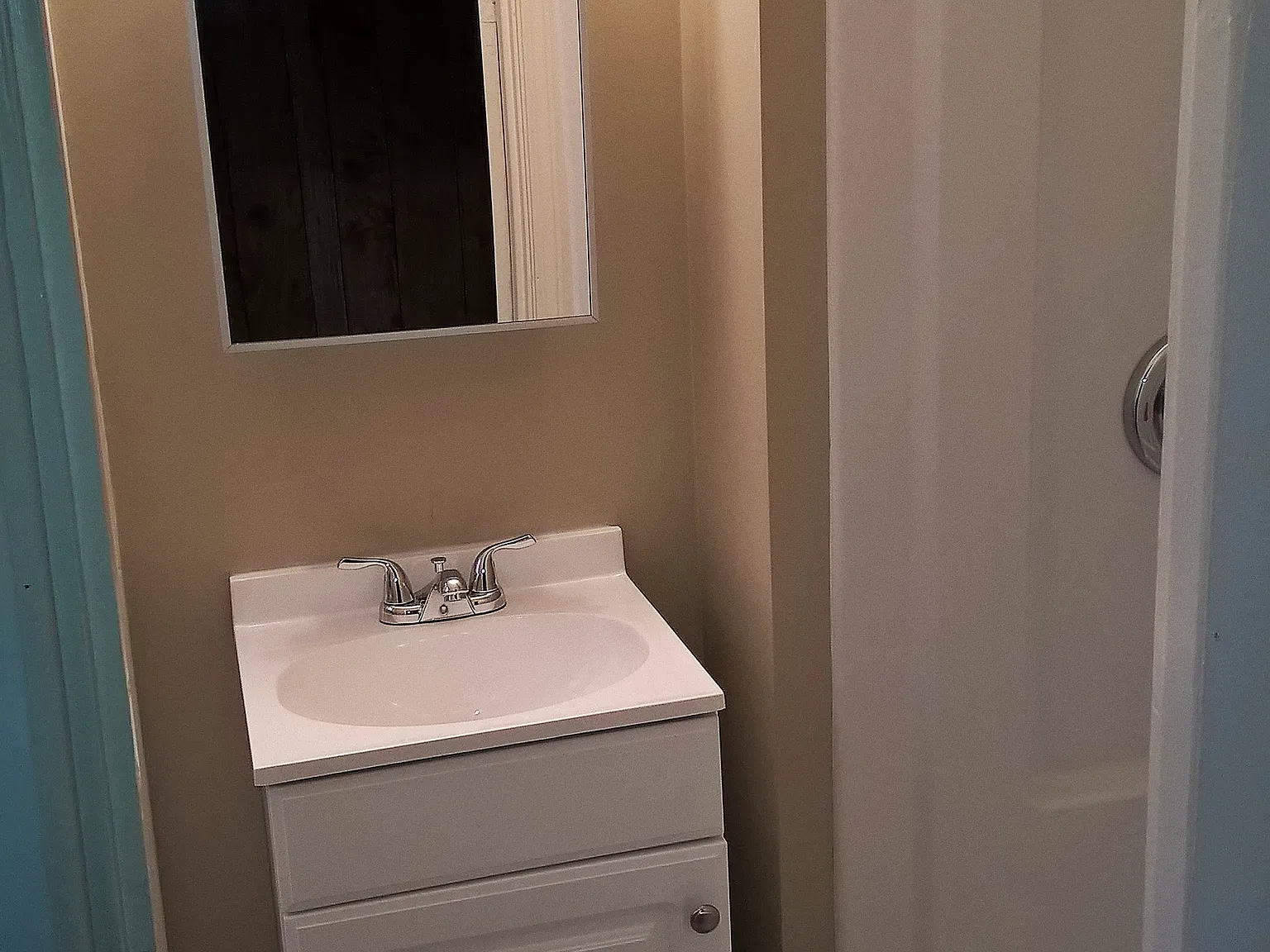 2 Bed/1bath @ 23388 Grove Street — Photo 3