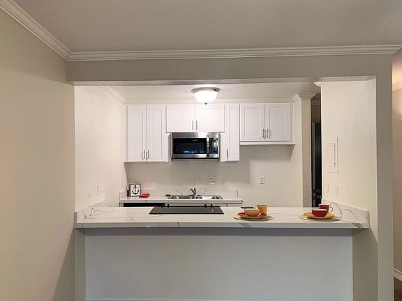 One Bed Kitchen