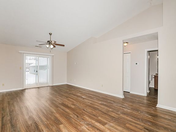 5th image of 11550 Ross Common Dr