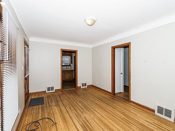 4th image of 1849 Flandrau St N