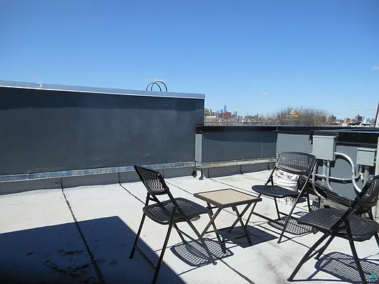 Rented by EXR | media 64