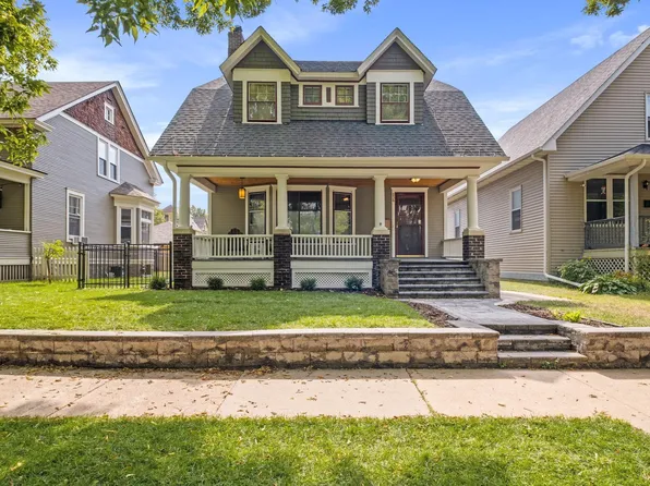 834 Ashland Ave, Saint Paul, MN 55104