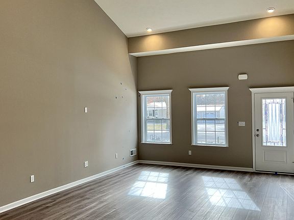 2nd image of 127 Blue Bird Ln