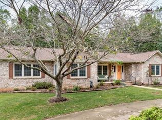 1358 Billings Dr, Hickory, NC 28602