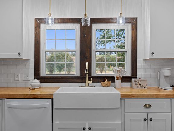 11th image of 852 County Road 422