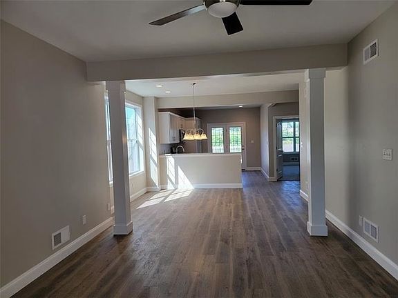 3rd image of 1121 Scepter Ln W Lot 217
