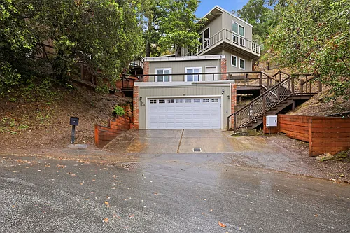 184 Winding Way Photo 1