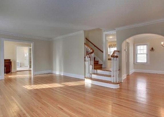4th image of 4852 Ewing Ave S