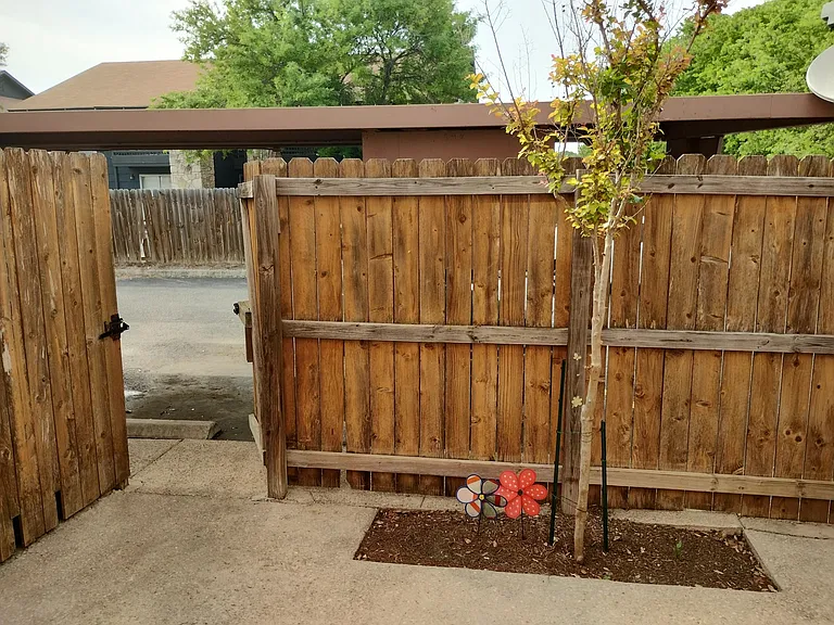 2811 Woodbury St #306 — Photo 14