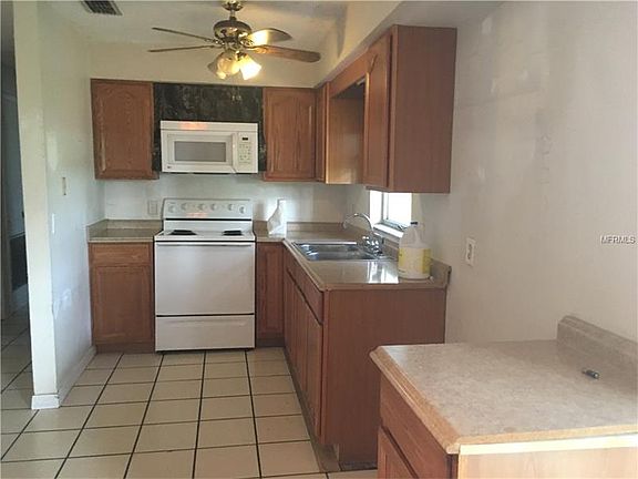 4th image of 2101 Jerri Lynn Ct