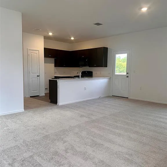 2525 Willkomen Way — Photo 8