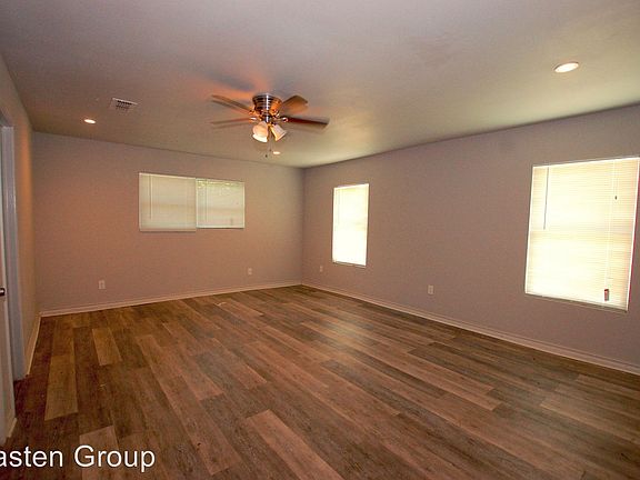 3rd image of 3217 37th St