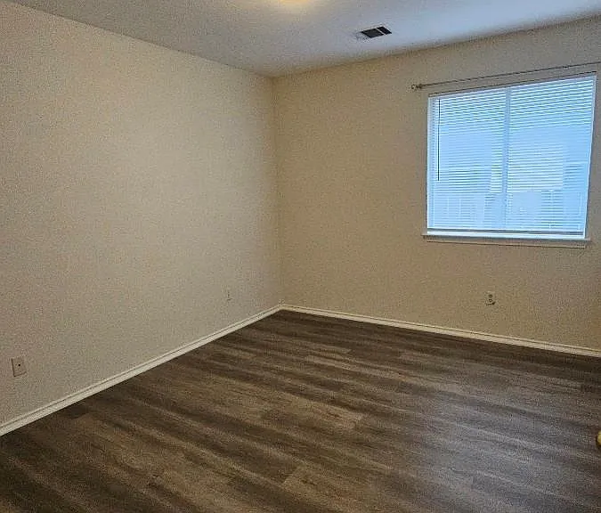 14902 Snelling Dr — Photo 8