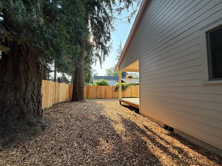 8712 SE Clatsop St — Photo 31