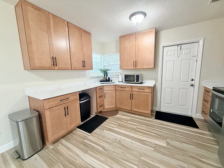 1650 Hastings Dr — Photo 6