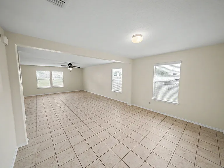 25003 Marshall Blf — Photo 7
