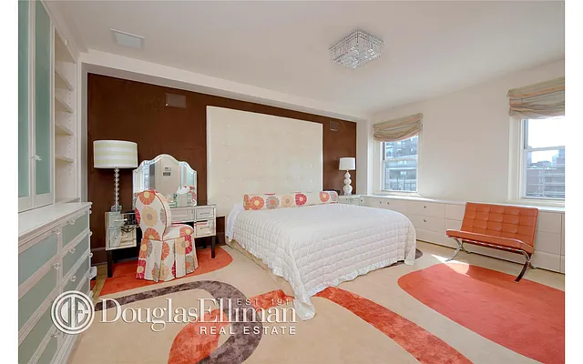 Sold by Douglas Elliman | media 15