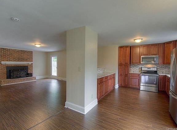 5th image of 4400 Bainview Dr