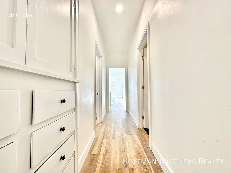 330 N Spaulding Ave — Photo 9