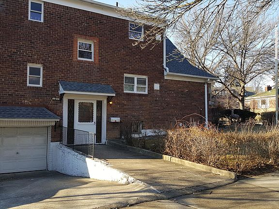 2nd image of 6424 Boelsen Cres
