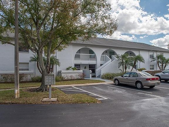 2nd image of 3205 Landmark Dr APT 3102