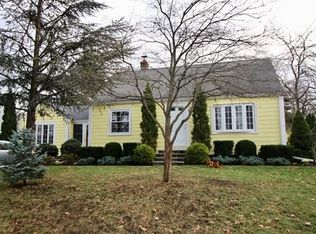 14 Mount Hood Ter, Melrose, MA 02176