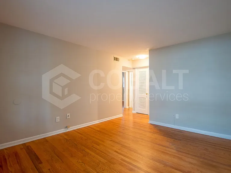 3607 Roxboro Rd NE #8 — Photo 4