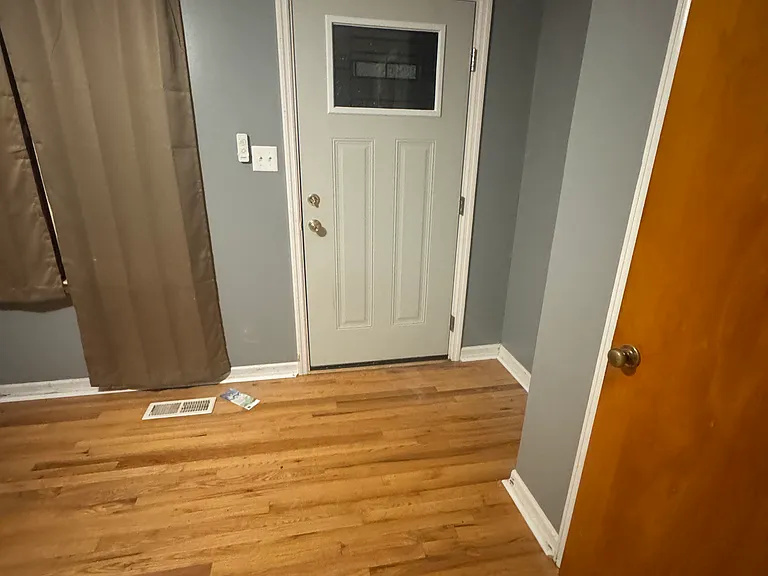 1385 Crescent Dr — Photo 4