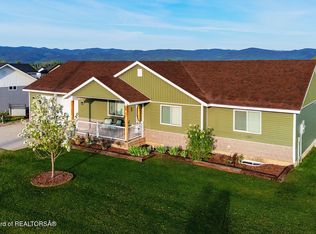 55 Scrub Oak Dr, Star Valley Ranch, WY 83127