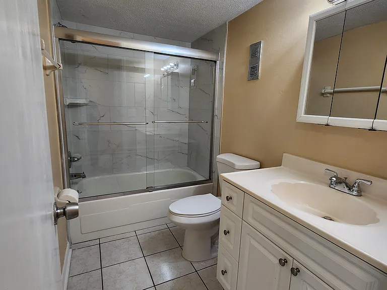 5820 N Church Ave #311 — Photo 15