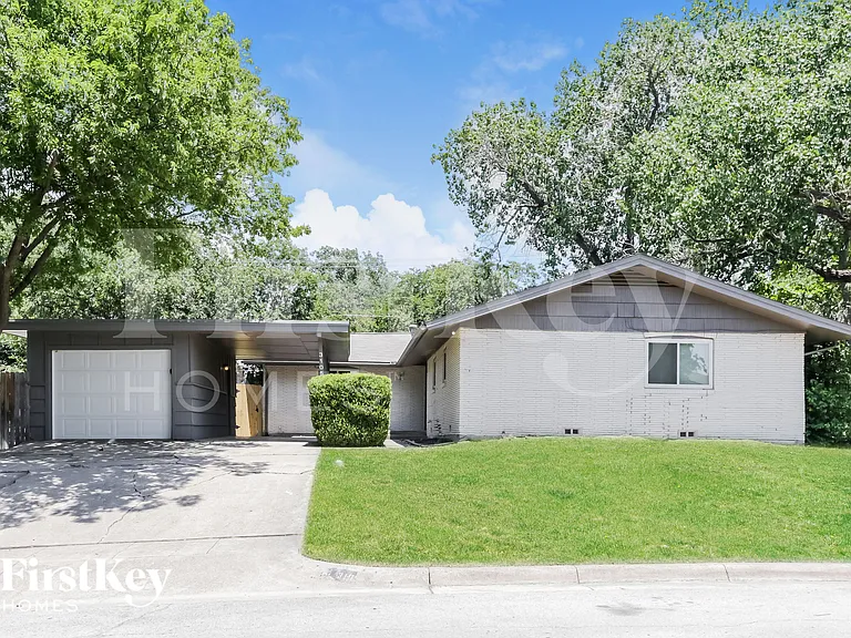 3105 Santa Fe Trl — Photo 1