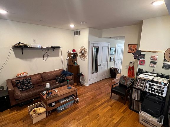 3rd image of 1647 Germantown Ave #1