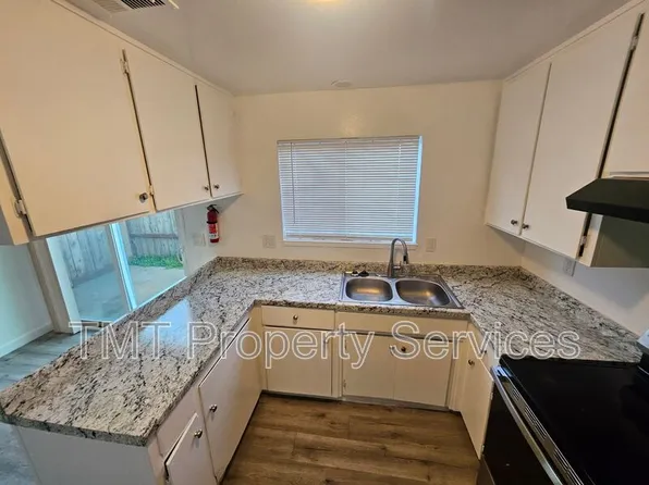 8611 Acapulco Way APT 4, Stockton, CA 95210