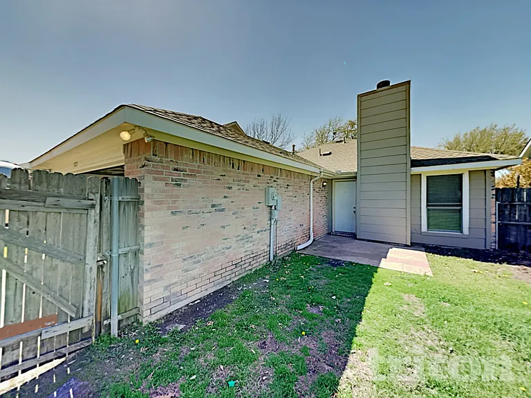 1525 Juniper Ln — Photo 15