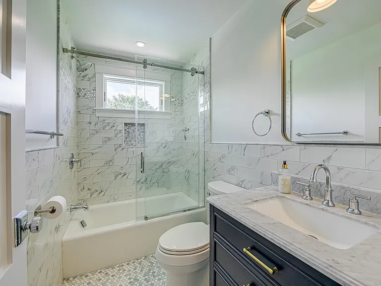11 Murray Pl — Photo 17