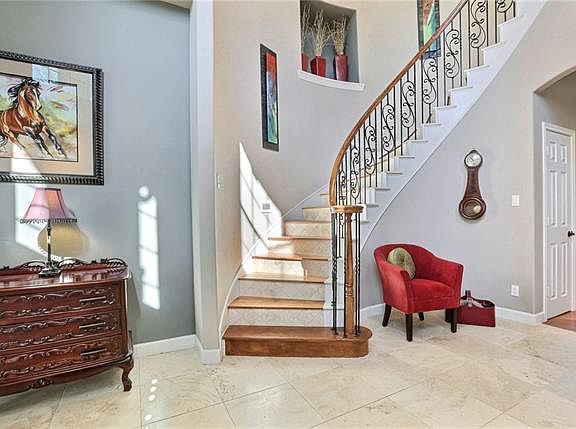 3rd image of 1729 Briaroaks Dr